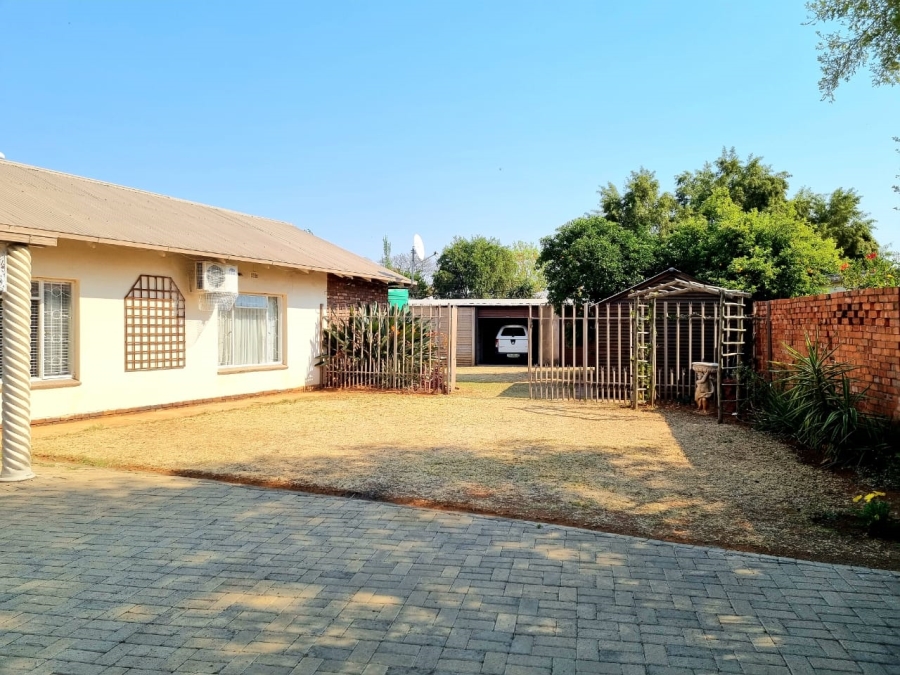 3 Bedroom Property for Sale in Hadison Park Northern Cape